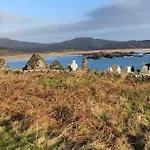 לינה וארוחת בוקר Derrynane Bay House קהרדניאל
